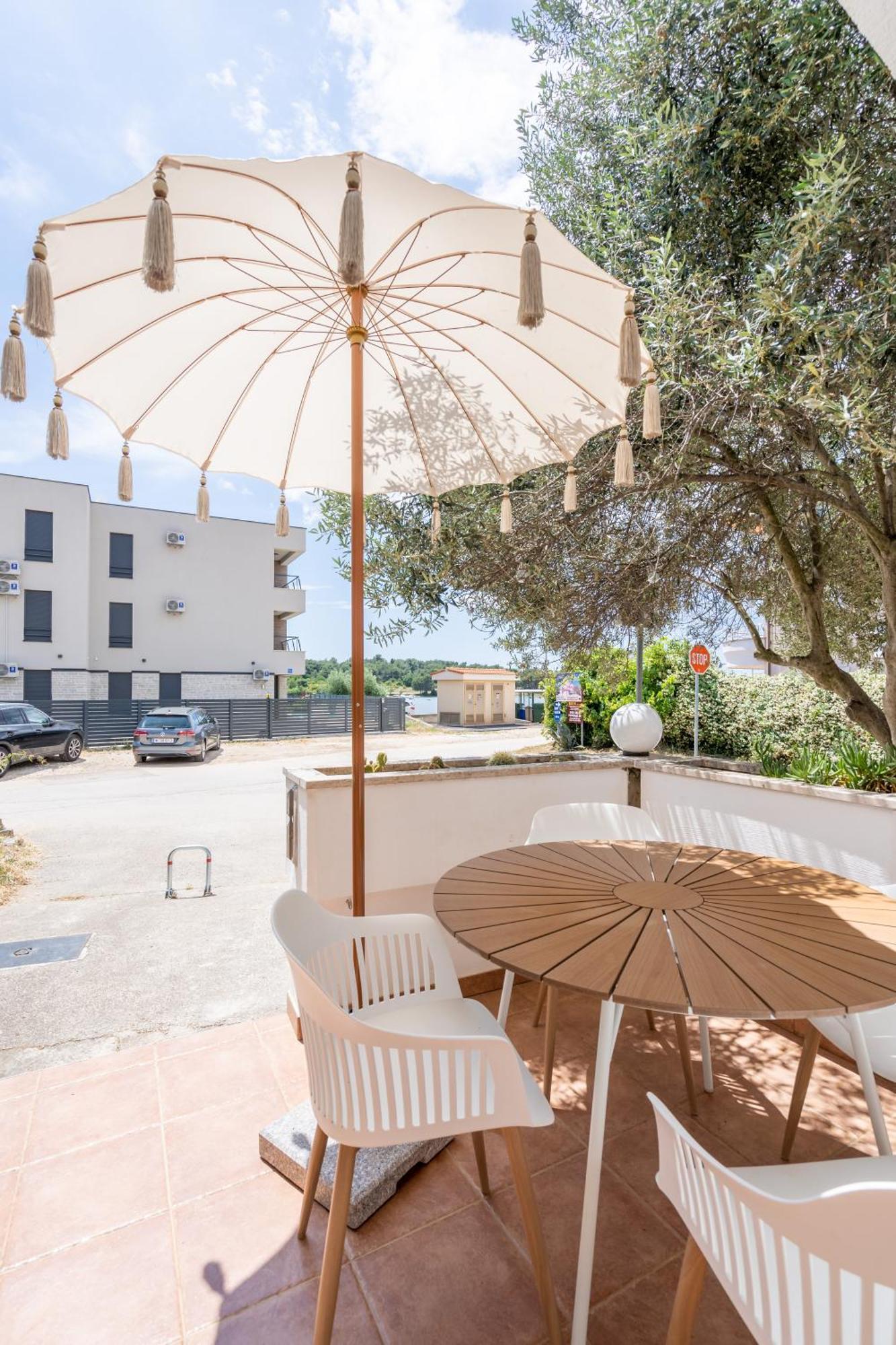 App Akumal-25M Zum Meer, Privatparkplatz, 50 Zoll Smart Tv, Sat Medulin Buitenkant foto
